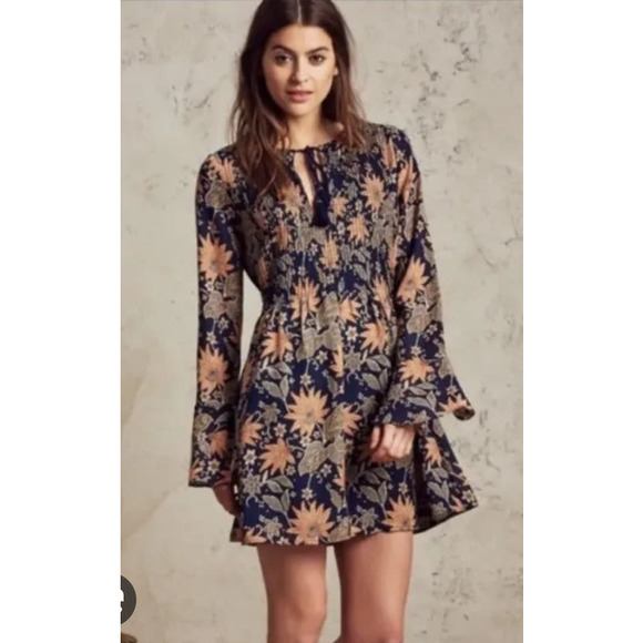 Tularosa Dresses & Skirts - Revolve Tularosa Sz XS Himalayan Blue Floral Boho Flared Sleeve Mini Dress‎